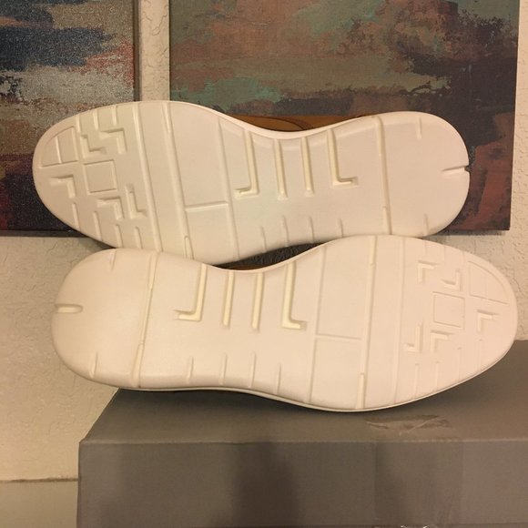 Kenneth Cole REACTION Casino chukka boots, NIB - Picture 2 of 6